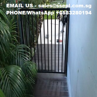 8,308,309,310,311,312,313. Anti rust dog run fence gate